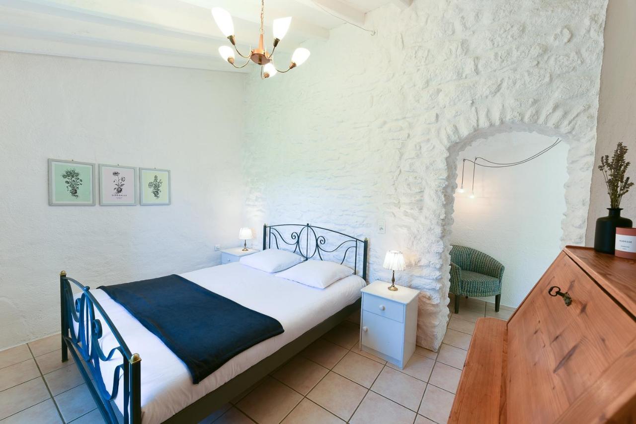 Auberge La Plaine Chabrillan Eksteriør billede
